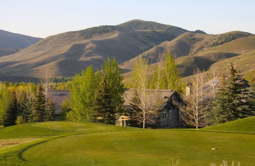 Sun Valley House | Elkhorn Village