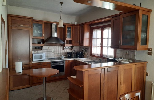 Volos Villa | Ella's Sea View Villa, Greece, beachfront near Volos, BBQ, airy, family-friendly
