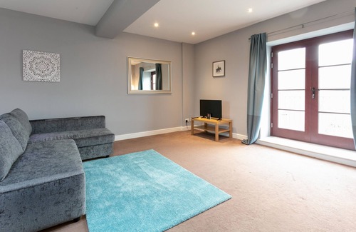 Ayr Apartment | Elliot Suite No15 – Donnini Apartments