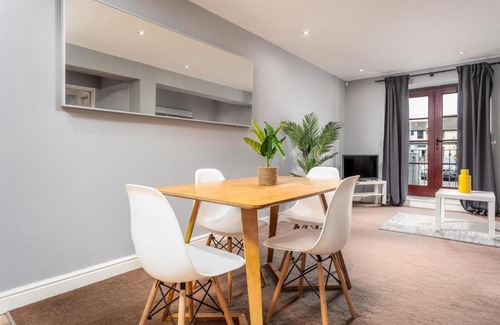 Ayr Apartment | Elliot Suite No3 - Donnini Apartments