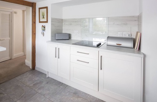 Caldbeck Cottage | ELLWOOD HOUSE, pet friendly, with a garden in Caldbeck