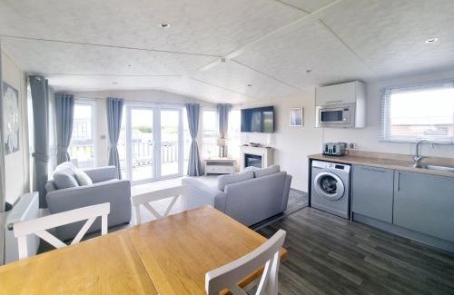 Fitling House | Elm 35 Hot Tub