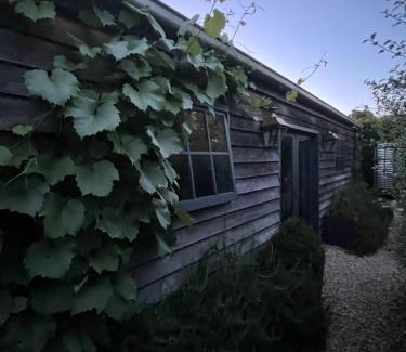 Oatlands Bed & Breakfast | Elm Cottage Barn