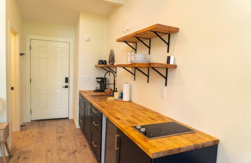Jasper Cabin | Elm Springs Hollow Modern Cabin, 3 mi. to BNR