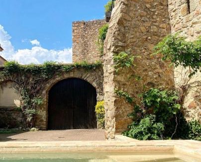 Capmany Villa | ELS RACONS DEL FORT Castle in wine territory