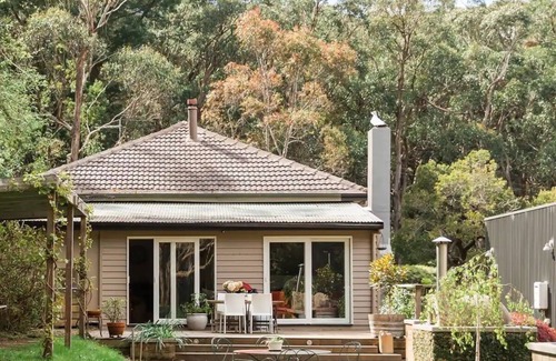 Red Hill South Cottage | Elsewhere Red Hill - on 10 acres - 6 mins to beach