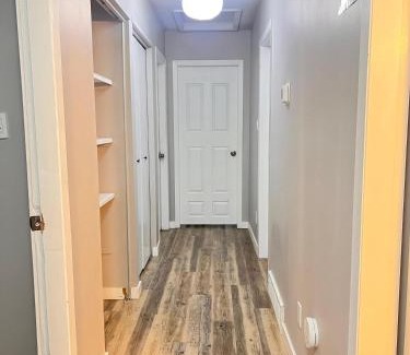 West Edmonton Apartment | Elsichy Stay Cozy Home - Sleeps 10- Near West Edmonton Mall