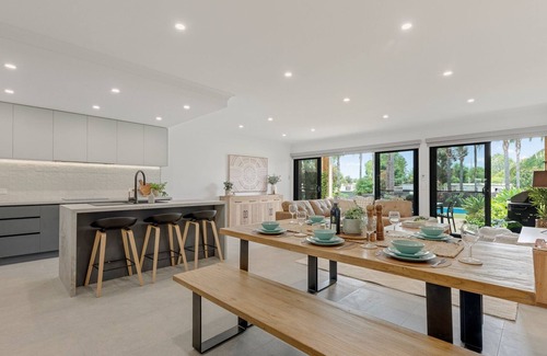Mulwala Apartment | Elsinor 6 Fabulous family friendly apartment walking distance to Lake Mulwala, and all the clubs.