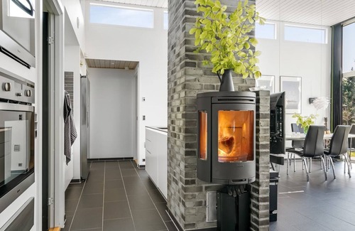 Hou House | "Elviira" - 350m from the sea by Interhome