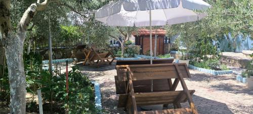Berat Bed & Breakfast | Elvish Garden Boutique B&B