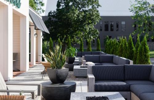 Lexington Hotel | Elwood Hotel & Suites