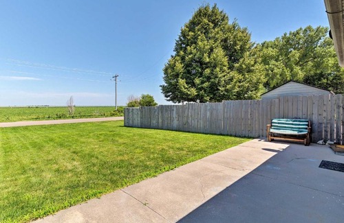 Elwood House | Elwood Townhome with Patio - 7 Mi to Johnson Lake