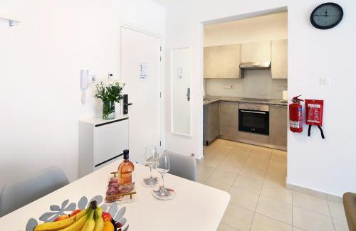 Universal Apartment | Elysia Park
