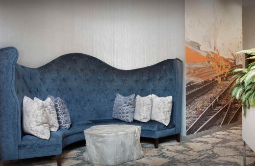 Town Center Hotel | Embassy Suites Atlanta - Kennesaw Town Center