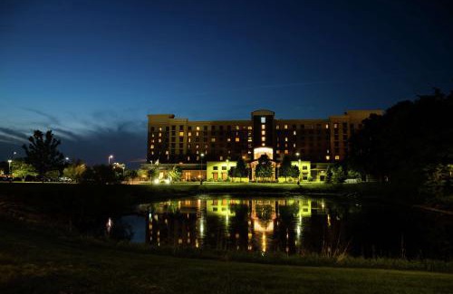 Brooklyn Center Hotel | Embassy Suites by Hilton Minneapolis North