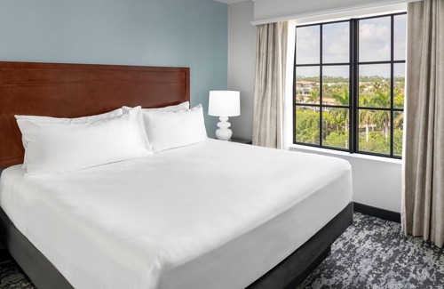Estero Hotel | Embassy Suites by Hilton Fort Myers Estero