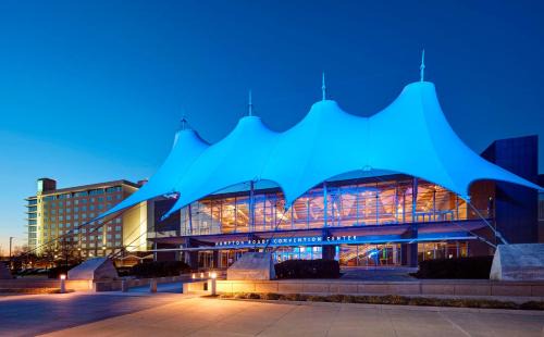 Coliseum Central Hotel | Embassy Suites by Hilton Hampton Convention Center