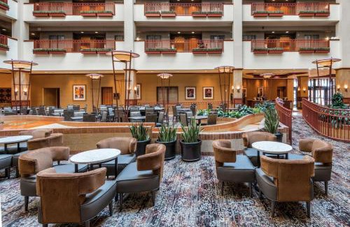St. Charles Hotel | Embassy Suites by Hilton Saint Louis Saint Charles