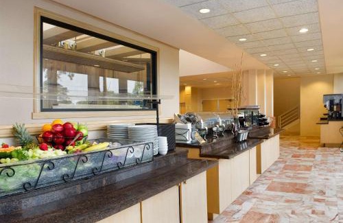 Palm Beach Gardens Hotel | Embassy Suites by Hilton Palm Beach Gardens PGA Boulevard