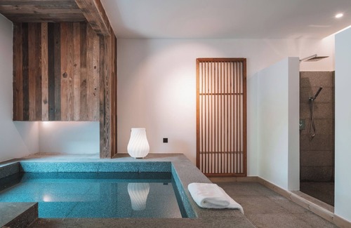 Emeishan Hotel | Emeishan Hetang Yunqi Tangquan Homestay