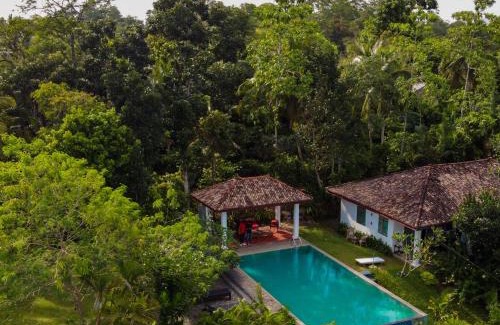 Boossa Bed & Breakfast | Emel's Retreat By Tropical Magnum - Luxury Boutique Villa