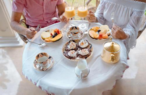 Boossa Bed & Breakfast | Emel's Retreat By Tropical Magnum - Luxury Boutique Villa