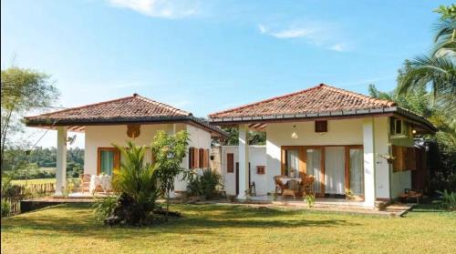Boossa Bed & Breakfast | Emel's Retreat By Tropical Magnum - Luxury Boutique Villa