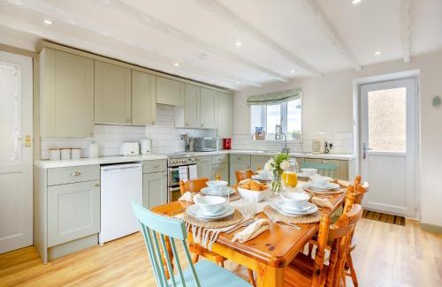 Burghead House | Emerald Cottage