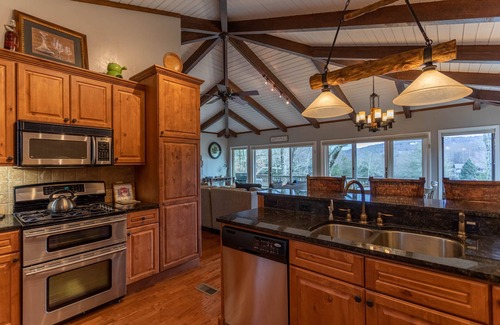 Beech Mountain House | Emerald Escape - Theater room, hot tub, ping pong table, by the 5th green of Beech Mtn Golf