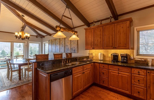 Beech Mountain House | Emerald Escape - Theater room, hot tub, ping pong table, by the 5th green of Beech Mtn Golf