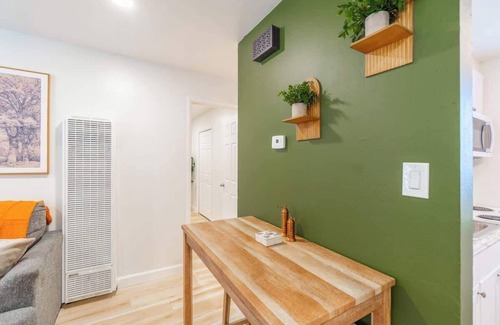 West University House | Emerald Escape - UNR & Pet Friendly - Fenced Yard