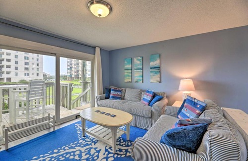 Emerald Isle House | Emerald Isle Townhome with Pool and Beach Access!