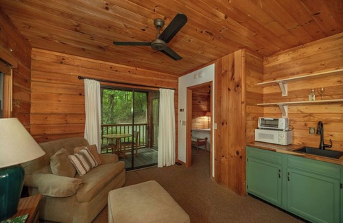 Cedar Mountain House | Emerald Lake-Private-Lakefront-Families-Sleeps 20