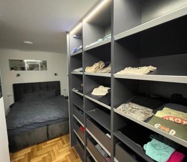 Zvezdara Apartment | Emerald Onyx Belgrade