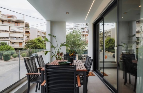 Varkiza Apartment | Emerald Stone Apartment Varkiza "The Essence of Elegance"