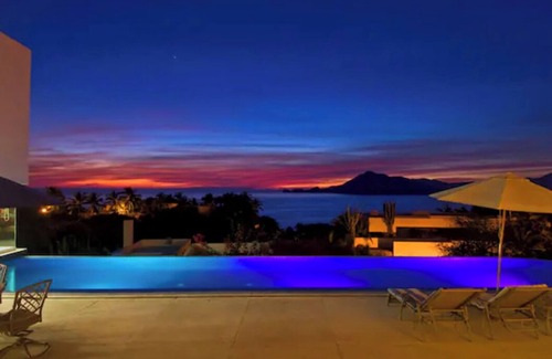 La Punta Apartment | Emerald Villa. Luxury beach house in Manzanillo