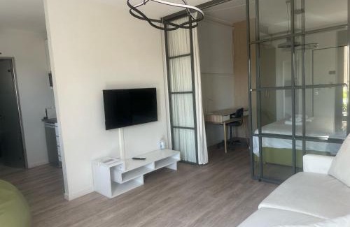 Athens City Centre Apartment | Emily in Athens - Central chic flat with terrace Syntagma E1