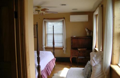 Trent Hills Bed & Breakfast | Emilyville Inn