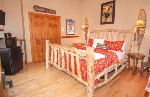 Paonia House | EML 6 Hidey-Hole Cabin