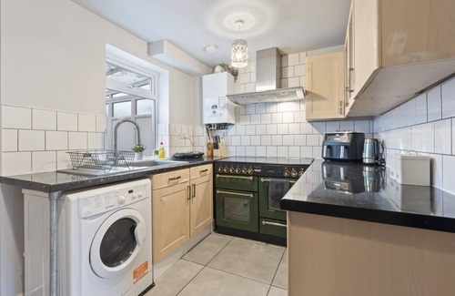 Nottingham House | Emmas Central House Parking