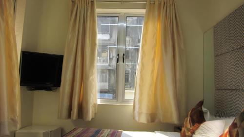 Grant Road Hotel | Empire Hotel