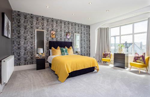 North Shore House | Empress Hall Blackpool by Charles Alexander Short Stay - Sleeps 20