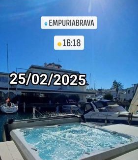 Empuriabrava Villa | Empuriabrava 500m de la plage de la Rubina