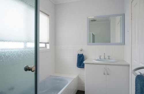 Emu Bay House | Emu Bay Holiday Homes