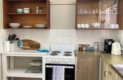 Emu Point Cottage | Emu Point Beach Cottages: Cockleshell Cottage -pet friendly accommodation