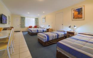 Emu Point Hotel | Emu Point Motel