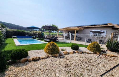 Joyeuse House | En Ardèche, maison de vacances L'Odalys climatisée avec sa piscine privée et chauffée