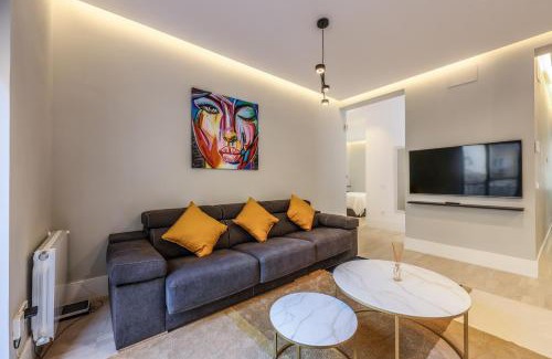 Palacio Apartment | En el corazón de Madrid, casa Moderna