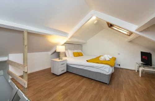 Landore Apartment | En-suite Apartment, Fully Equipped Kitchen