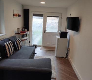 Gilmerton House | En-suite double room with private entrance